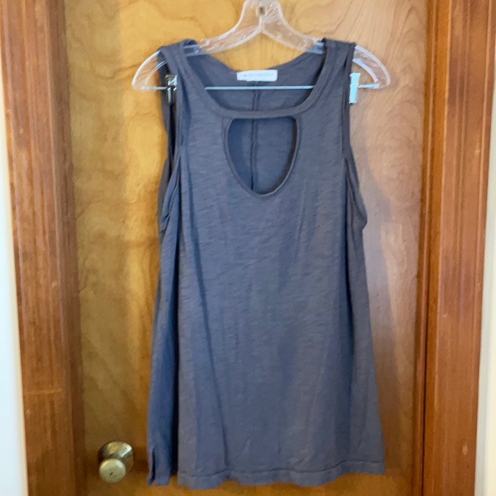 Gray Sleeveless Tee, Large